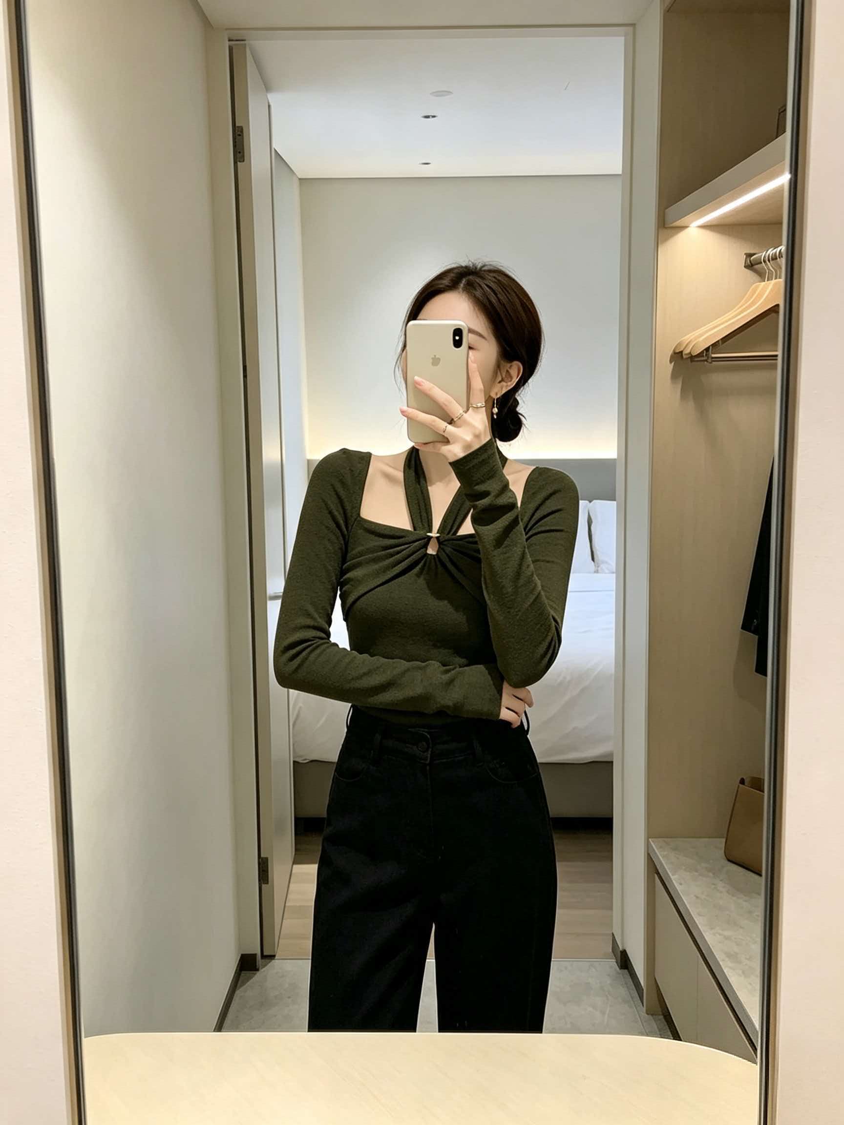 Deconstructed Twist Halter Square Neck Slim Fit Women's T-Shirt - Image 2