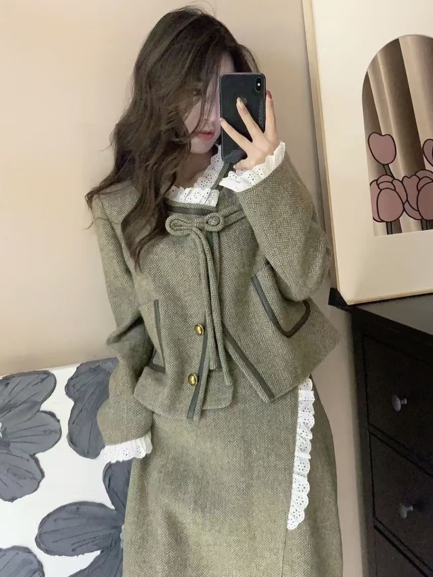 New Unique Design Light Luxury Minimalist Fashion Women's French Retro Top and Skirt Two-Piece Set