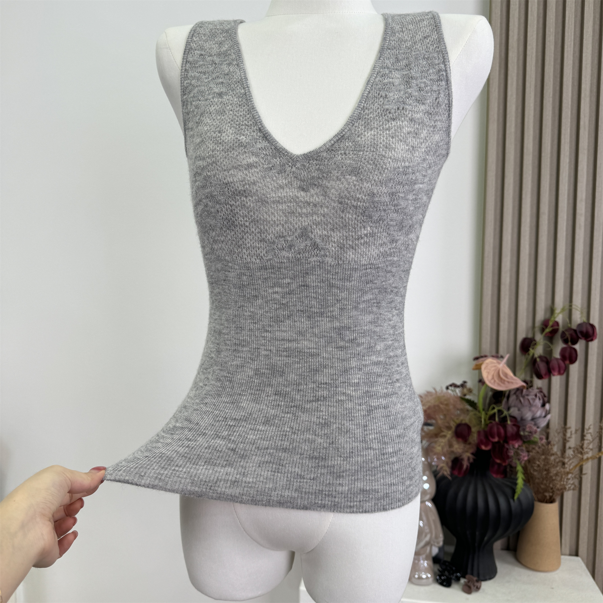 Women's Italian Style V-Neck Floral Hollow Knit Tank Top Lace Jacquard Sleeveless Vest Early Autumn - Image 4